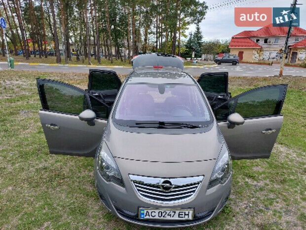 Opel Meriva 2011 року