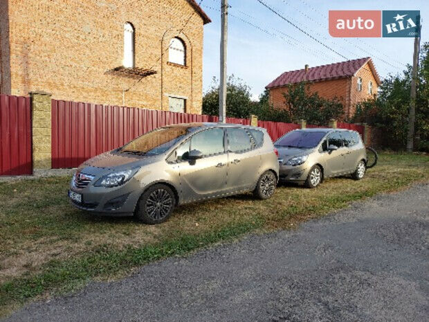 Opel Meriva 2011 року