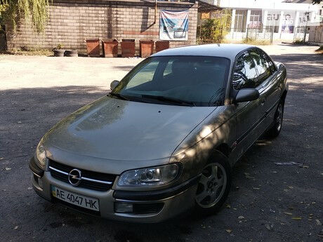 Opel Omega 1996 року