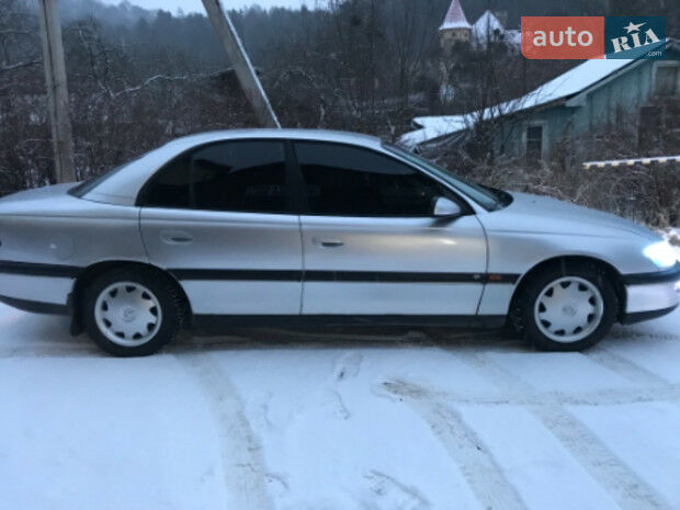 Опель Омега 1998 року Opel Omega 1998 року