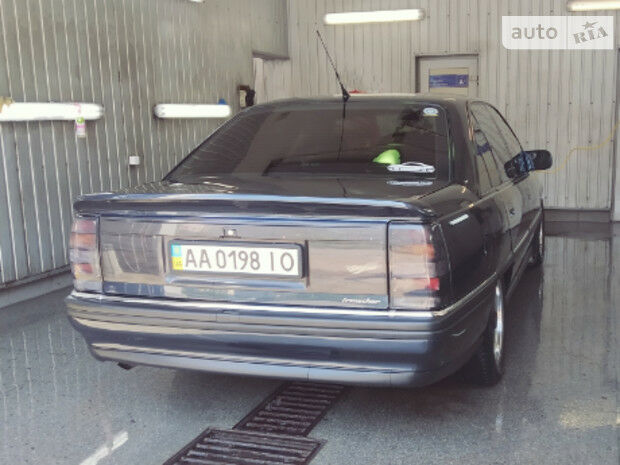 Opel Omega 1992 року