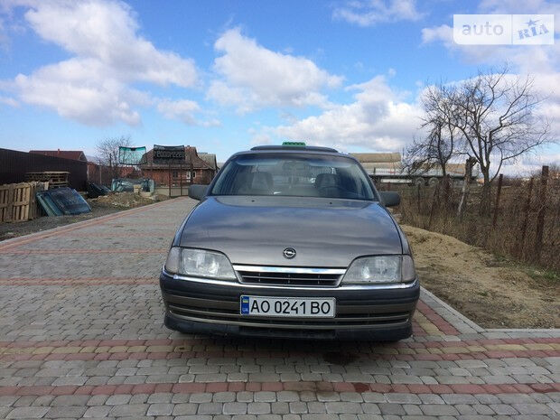 Opel Omega 1992 року