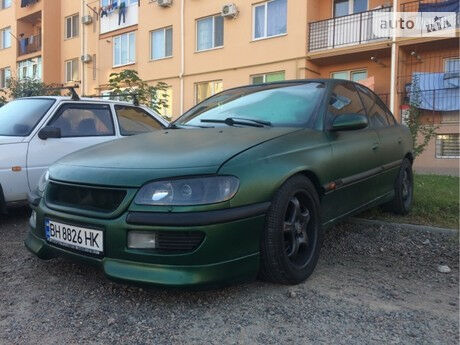 Опель Омега 1998 року Opel Omega 1998 року