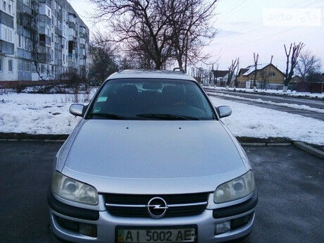 Opel Omega 1999 року