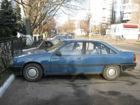 Opel Omega 1989 року