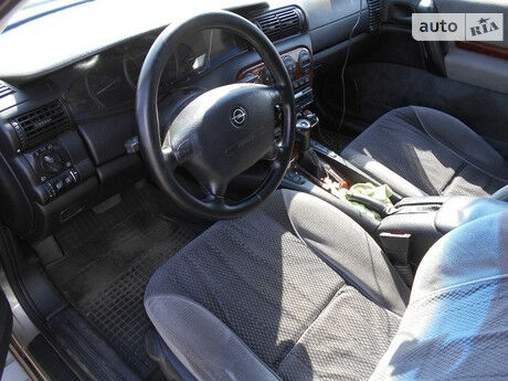Опель Омега 1996 року Opel Omega 1996 року