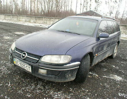 Opel Omega 1999 року