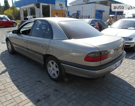 Opel Omega 1993 року