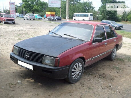 Opel Rekord 1982 року