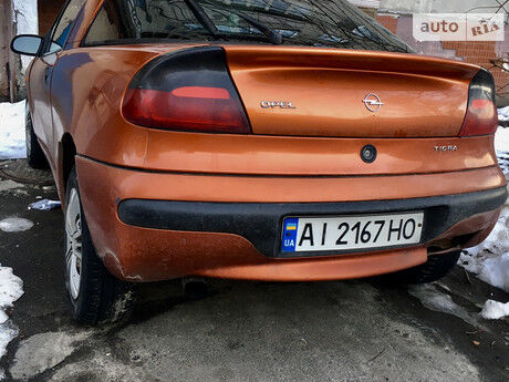 Опель Тигра 1995 року Opel Tigra 1995 року