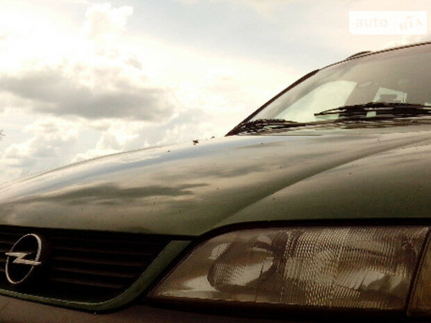 Opel Vectra B 1998 года