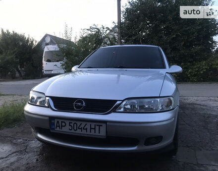 Фото на відгук з оцінкою 4.2   про авто Opel Vectra B 2001 року випуску від автора “Александр” з текстом: Экономное авто. Не дорогое обслуживание. Комфорт. Машиной очень доволен .