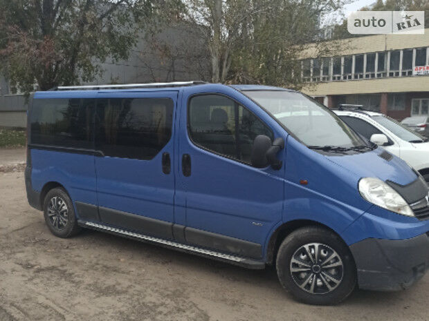 Opel Vivaro пасс. 2008 року