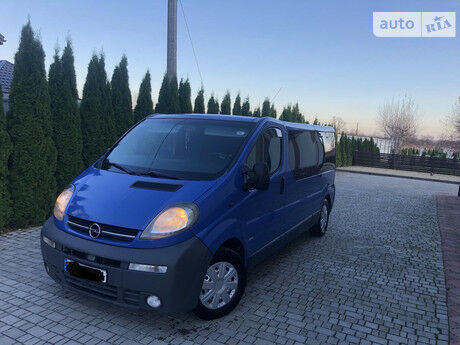Опель Виваро пасс. 2002 года Opel Vivaro пасс. 2002 года