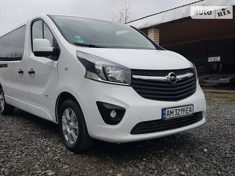 Opel Vivaro пасс. 2016 року