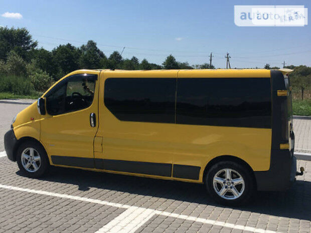 Opel Vivaro пасс. 2006 года