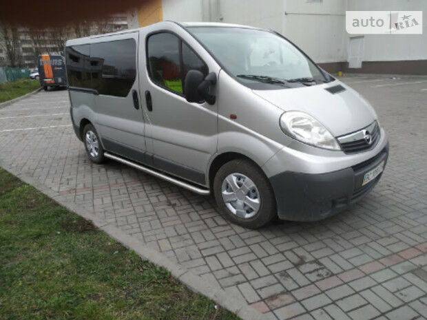 Opel Vivaro пасс. 2008 года