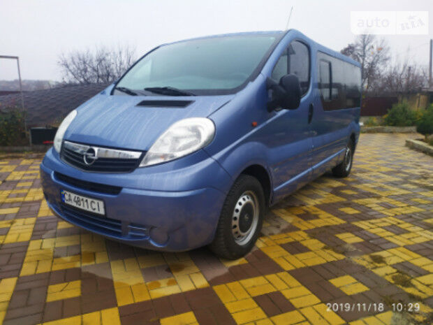 Opel Vivaro пасс. 2014 года