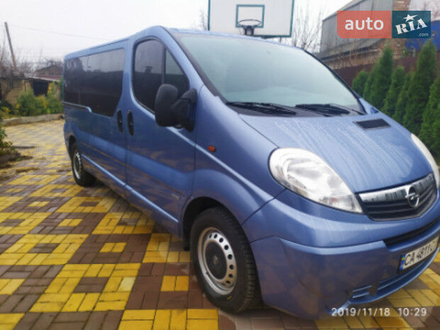 Opel Vivaro пасс. 2014 года