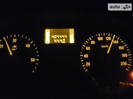Опель Виваро пасс. 2008 року Opel Vivaro пасс. 2008 року