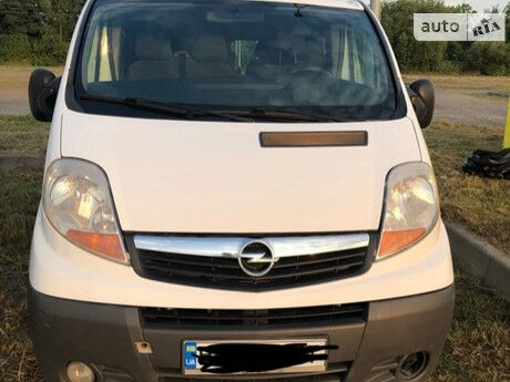 Opel Vivaro пасс. 2007 года