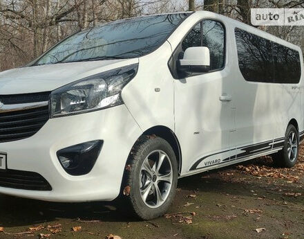 Opel Vivaro пасс. 2017 года