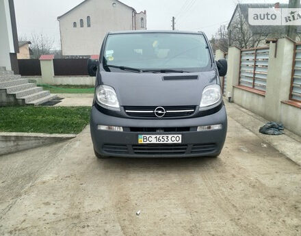 Opel Vivaro пасс. 2006 года