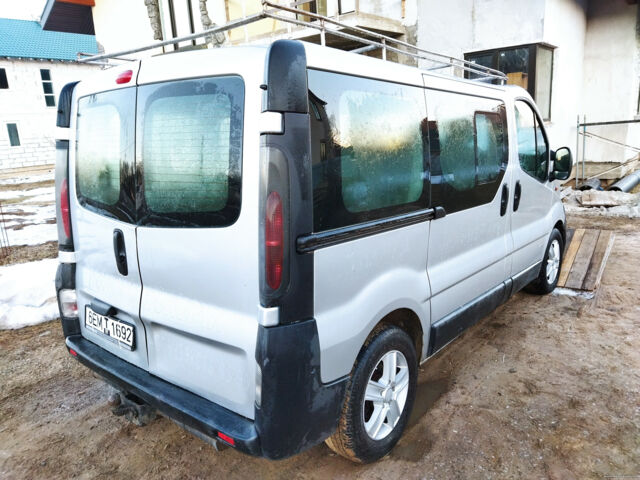 Opel Vivaro 2003 года