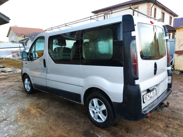 Opel Vivaro 2003 года