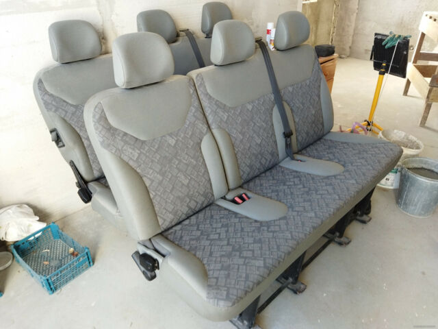Opel Vivaro 2003 року