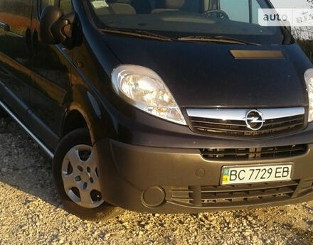 Opel Vivaro 2011 року