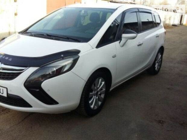 Opel Zafira Tourer 2012 року