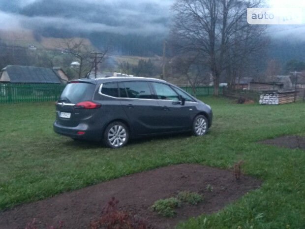 Opel Zafira Tourer 2014 года