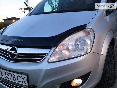 Opel Zafira 2008 года