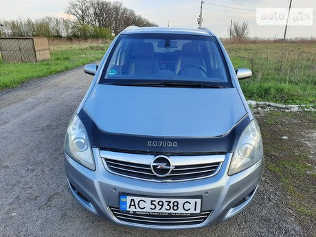 Opel Zafira 2009 года