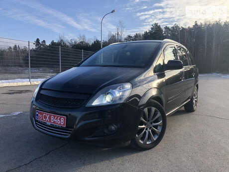 Opel Zafira 2010 года