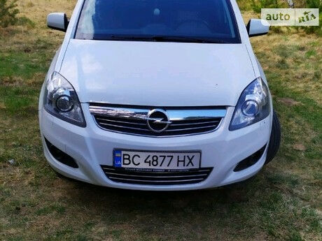 Opel Zafira 2010 года