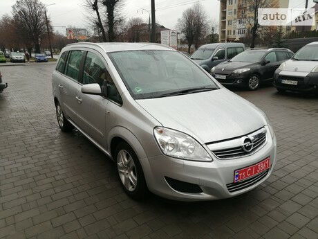 Opel Zafira 2009 року