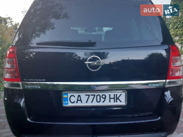 Opel Zafira 2009 року