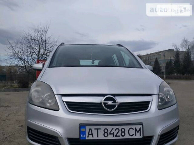 Opel Zafira 2005 года