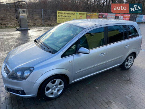 Opel Zafira 2008 года