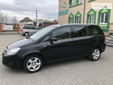 Opel Zafira 2008 года