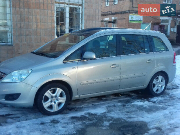 Опель Зафира 2009 року Opel Zafira 2009 року