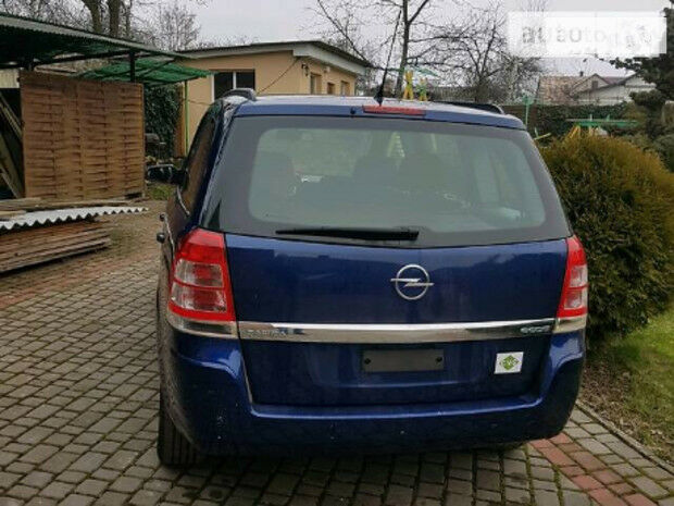 Opel Zafira 2009 року