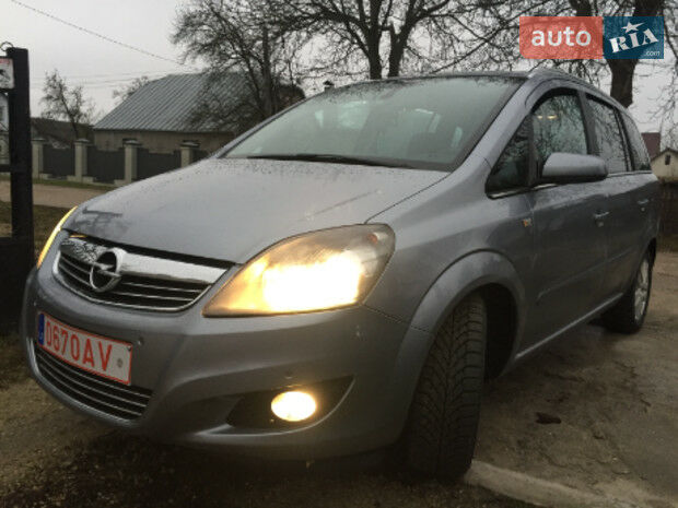 Opel Zafira 2008 года