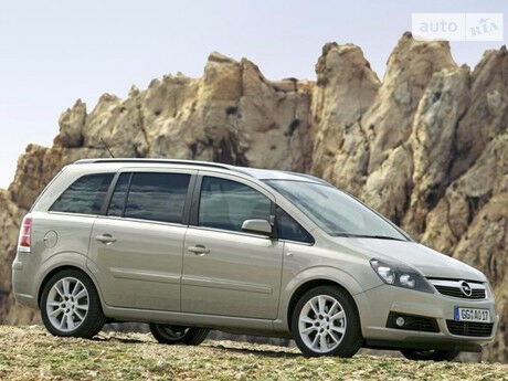 Opel Zafira 2011 року