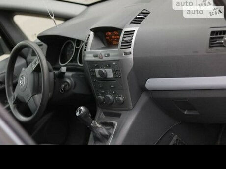 Опель Зафира 2006 года Opel Zafira 2006 года