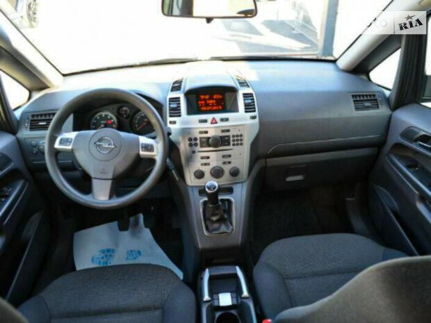 Opel Zafira 2009 года