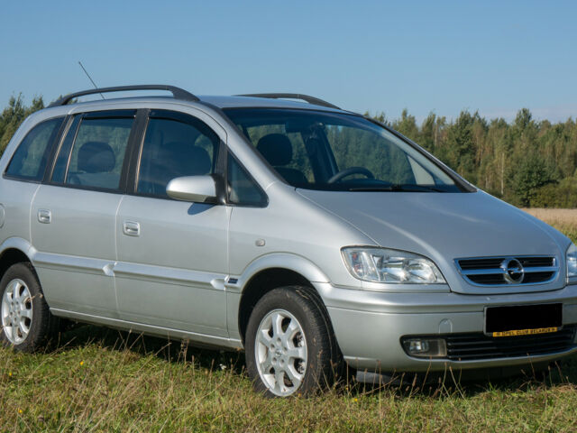 Опель Зафира 2004 року Opel Zafira 2004 року