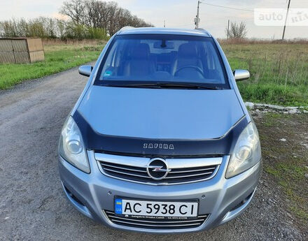 Opel Zafira 2009 года